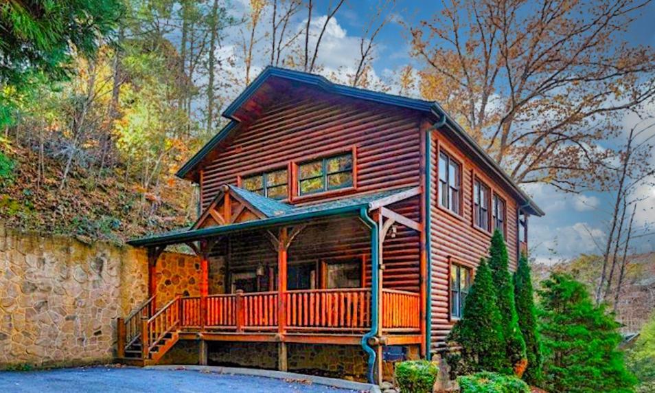 Spacious Resort Log Cabin, Easy Drive, Hot Tub, Arcade Gameroom, Mountain Vibe แกตลิงเบิร์ก ภายนอก รูปภาพ